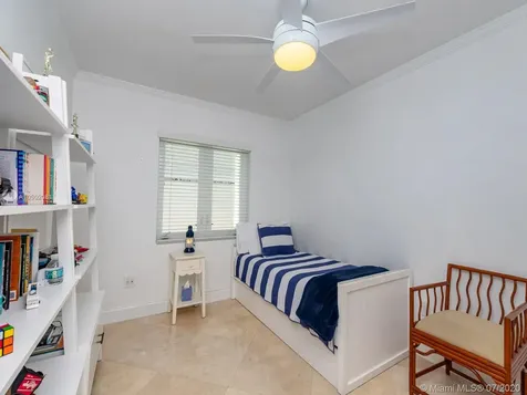 605 Warren Lane Key Biscayne FL 33149