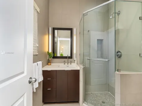 605 Warren Lane Key Biscayne FL 33149