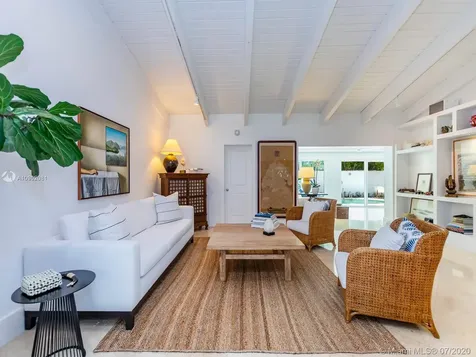 605 Warren Lane Key Biscayne FL 33149