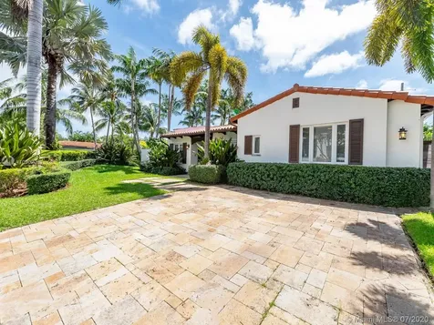 605 Warren Lane Key Biscayne FL 33149