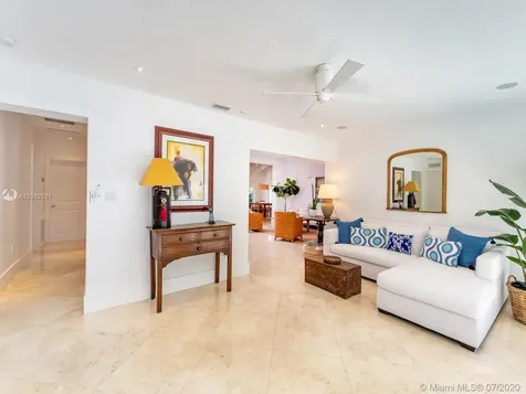 605 Warren Lane Key Biscayne FL 33149