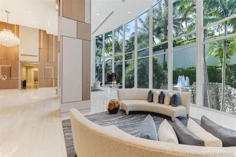 21200 Point Place Aventura FL 33180