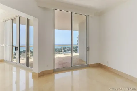 21200 Point Place Aventura FL 33180