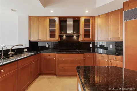 21200 Point Place Aventura FL 33180
