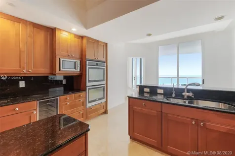 21200 Point Place Aventura FL 33180