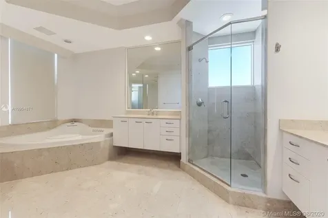 21200 Point Place Aventura FL 33180