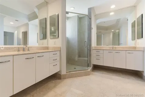 21200 Point Place Aventura FL 33180