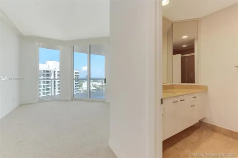 21200 Point Place Aventura FL 33180