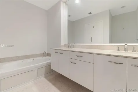 21200 Point Place Aventura FL 33180