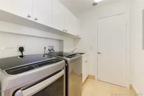21200 Point Place Aventura FL 33180