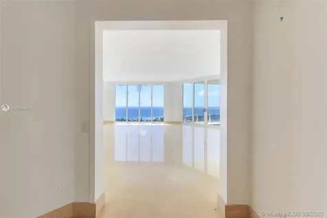 21200 Point Place Aventura FL 33180