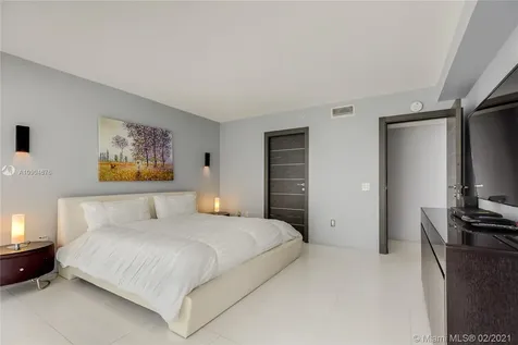 17555 Collins Avenue Sunny Isles Beach FL 33160