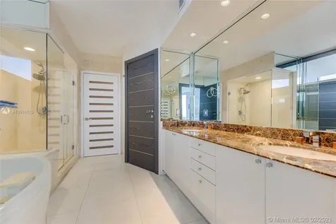 17555 Collins Avenue Sunny Isles Beach FL 33160