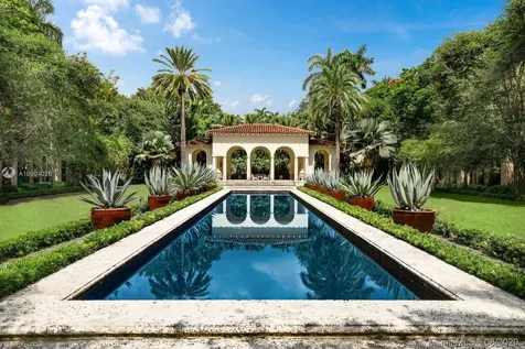 3725 Leafy Way Miami FL 33133