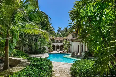 3725 Leafy Way Miami FL 33133