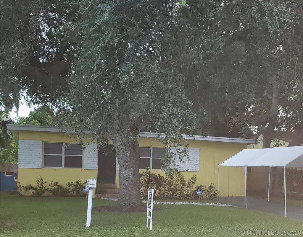 2238 Mckinley Street Hollywood FL 33020