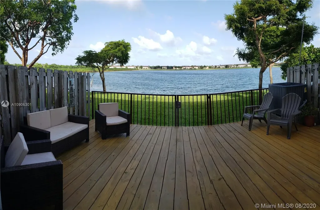 22211 SW 92nd Place Cutler Bay FL 33190