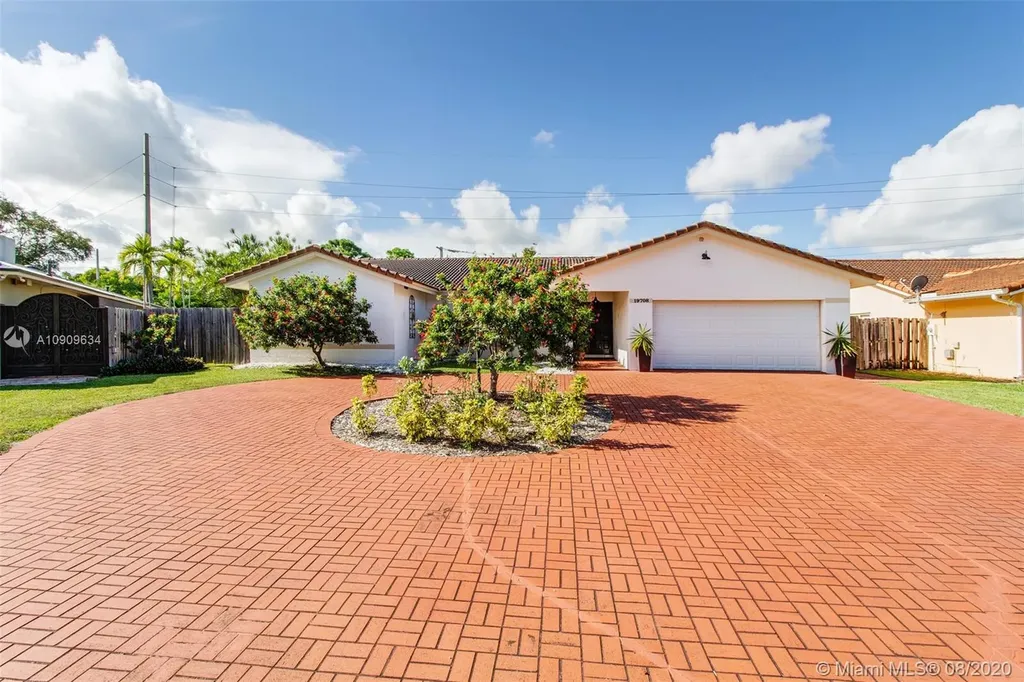 19708 SW 84th Place Cutler Bay FL 33189