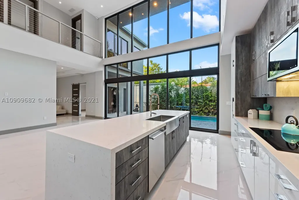 4185 Ventura Avenue Miami FL 33133