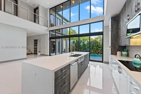 4185 Ventura Avenue Miami FL 33133