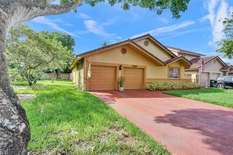 18187 NW 61st Place Hialeah FL 33015