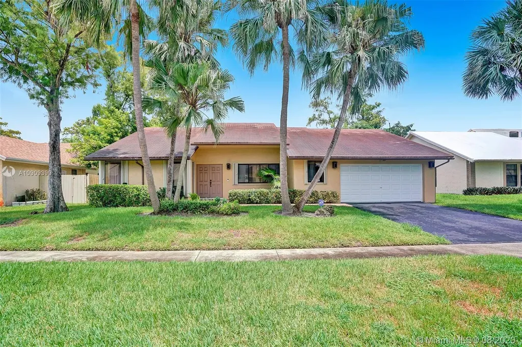 7389 NW 48th Street Lauderhill FL 33319