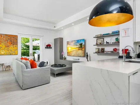 16 Turtle Walk Key Biscayne FL 33149