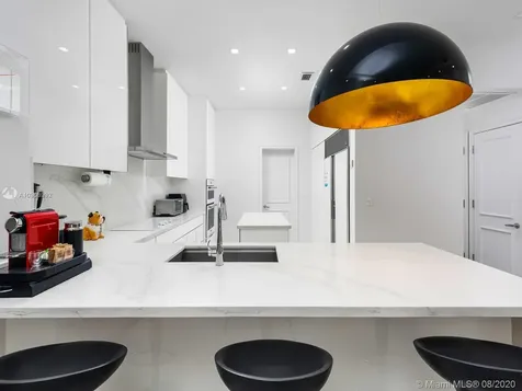 16 Turtle Walk Key Biscayne FL 33149