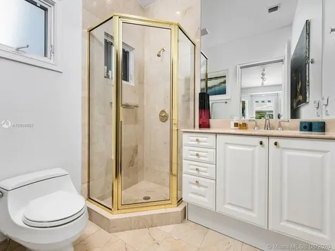 16 Turtle Walk Key Biscayne FL 33149