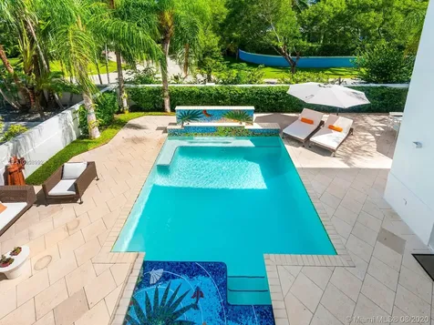 16 Turtle Walk Key Biscayne FL 33149