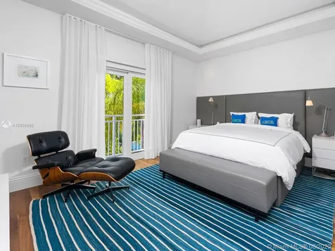 16 Turtle Walk Key Biscayne FL 33149