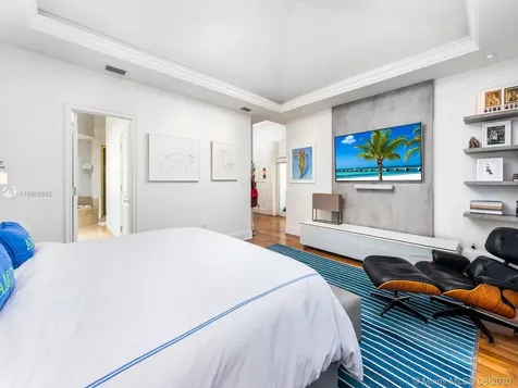 16 Turtle Walk Key Biscayne FL 33149