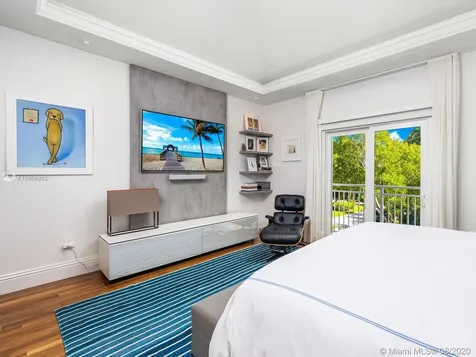 16 Turtle Walk Key Biscayne FL 33149