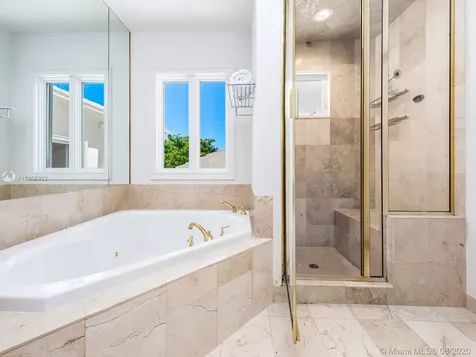16 Turtle Walk Key Biscayne FL 33149