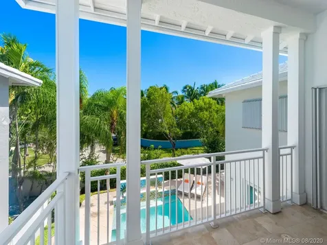 16 Turtle Walk Key Biscayne FL 33149