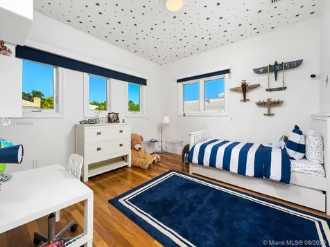 16 Turtle Walk Key Biscayne FL 33149