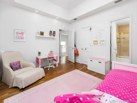 16 Turtle Walk Key Biscayne FL 33149