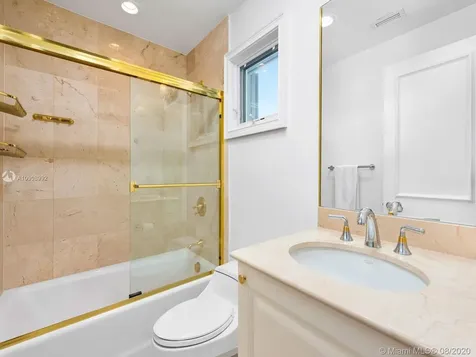 16 Turtle Walk Key Biscayne FL 33149