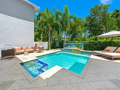 16 Turtle Walk Key Biscayne FL 33149