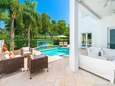 16 Turtle Walk Key Biscayne FL 33149