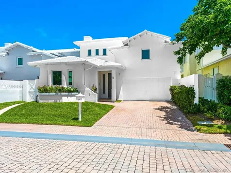 16 Turtle Walk Key Biscayne FL 33149