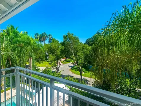 16 Turtle Walk Key Biscayne FL 33149