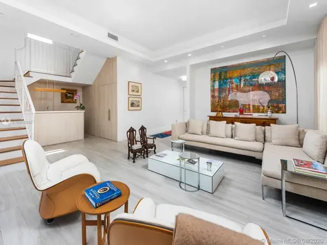 16 Turtle Walk Key Biscayne FL 33149