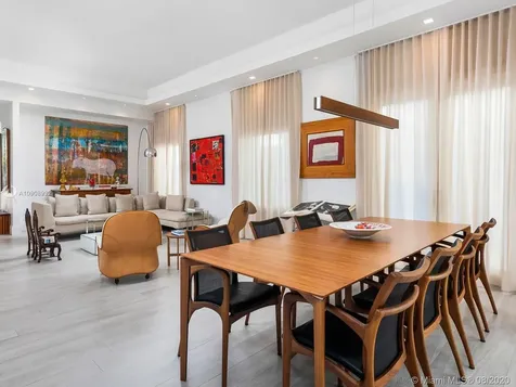 16 Turtle Walk Key Biscayne FL 33149