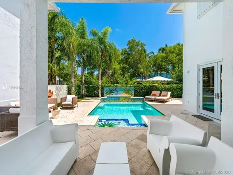 16 Turtle Walk Key Biscayne FL 33149