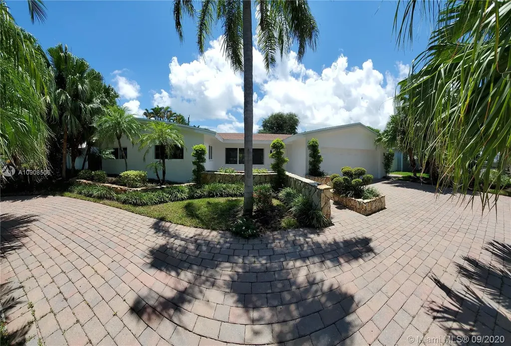 2200 NE 35th Street Lighthouse Point FL 33064
