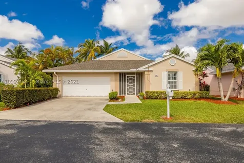 2567 SE 7th Court Homestead FL 33033