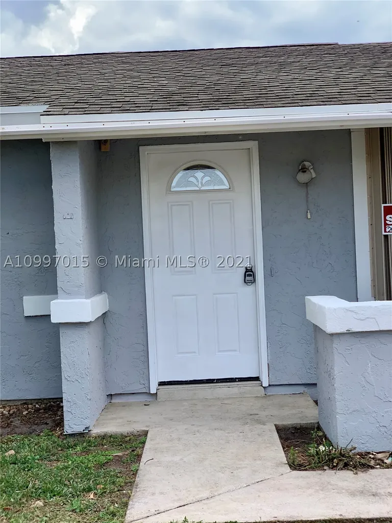 1526 SE Collette Circle Port St. Lucie FL 34952