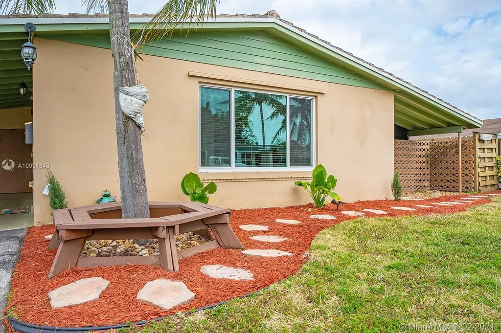 7311 Cleveland Street Hollywood FL 33024