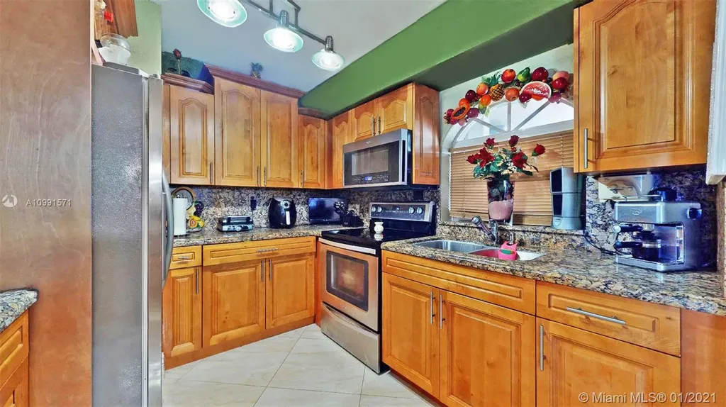 5721 W 3rd Court Hialeah FL 33012